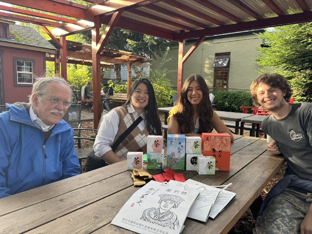 西華盛頓大學與蒙阿妹茶葉攜手，共探都勻毛尖的國際化之路